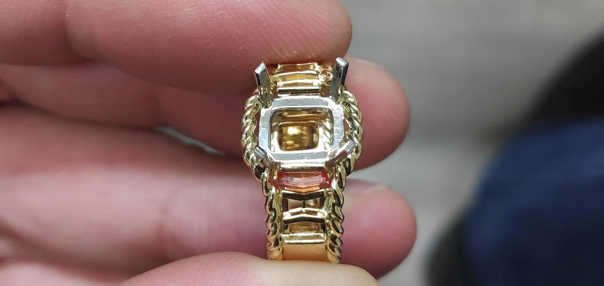 La bague en platine terminée